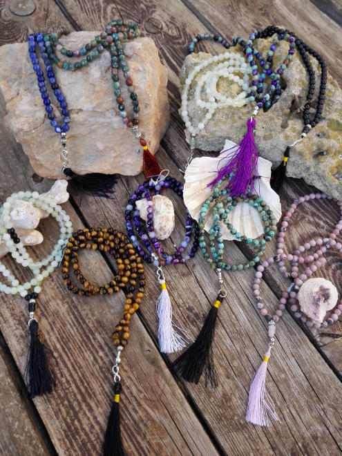 Malas artesanales con cristales